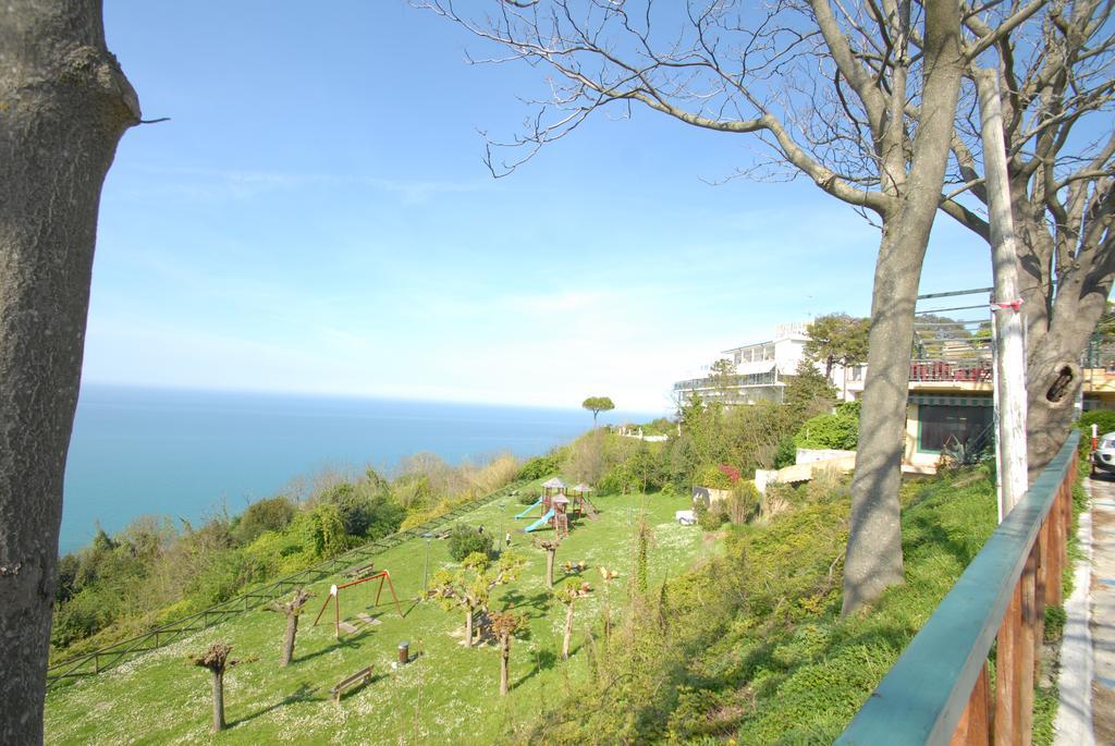 B&B Everest Bar Ristorantino Gabicce Mare Buitenkant foto